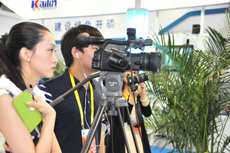 新华网进行现场采访