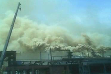 炼焦炉排出滚滚浓烟