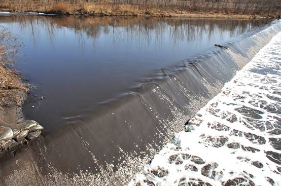 汾河水完全变质成黑灰色
