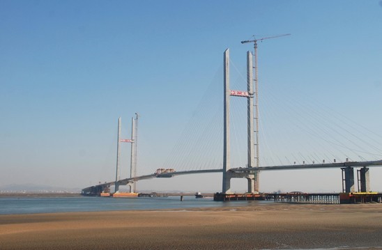 中朝鸭绿江界河公路大桥