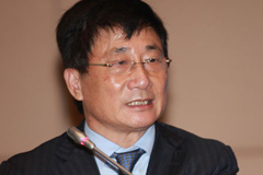 华峰集团董事局主席 尤小平