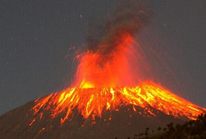 印尼士拉末火山喷发