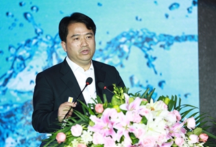 宜兴市委常委、中国宜兴环保科技工业园管委会主任朱旭峰主旨演讲