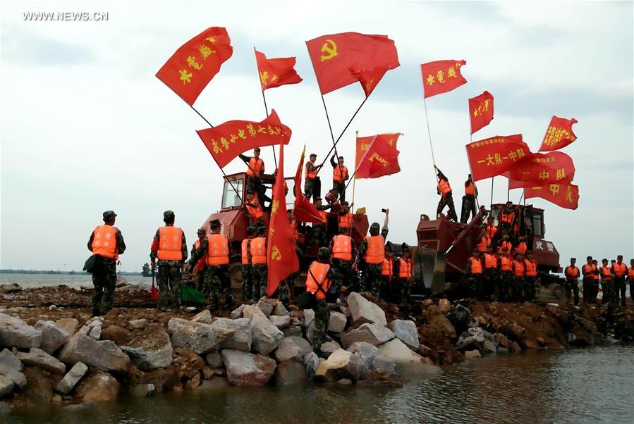 #CHINA-HUBEI-HUANGMEI-DIKE BREACH-REPAIR (CN)