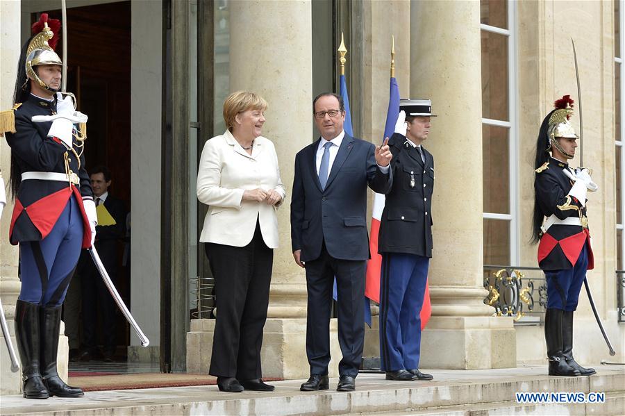 FRANCE-PARIS-HOLLANDE-MERKEL-MEETING
