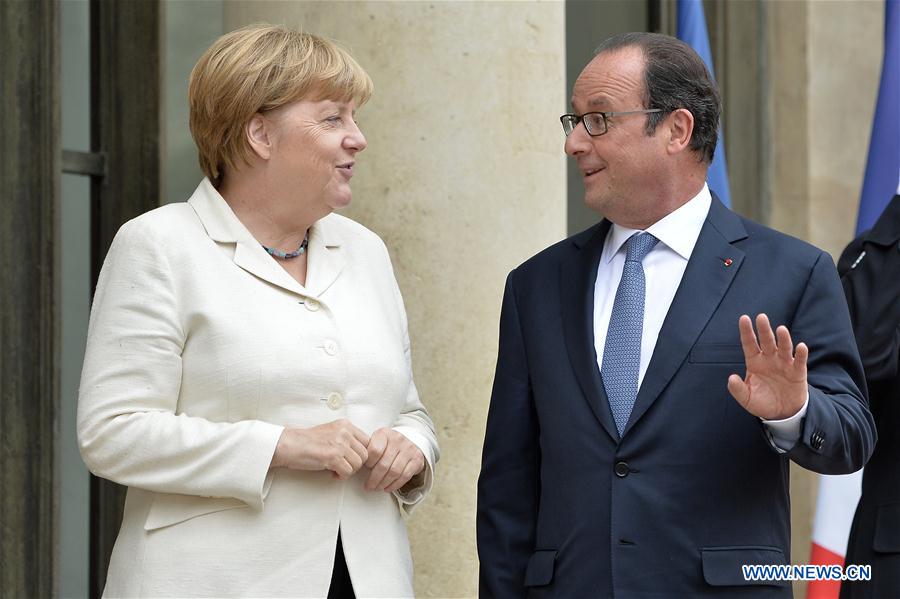 FRANCE-PARIS-HOLLANDE-MERKEL-MEETING