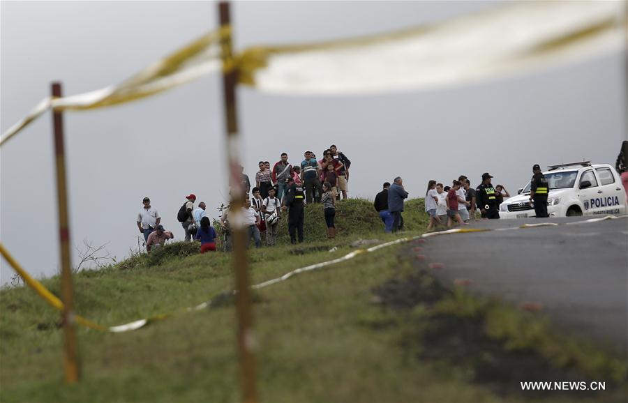 COSTA RICA-CINCHONA-ACCIDENT-BUS
