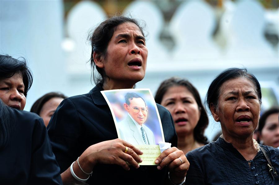 THAILAND-BANGKOK-ROYAL ANTHEM SINGING-LATE KING