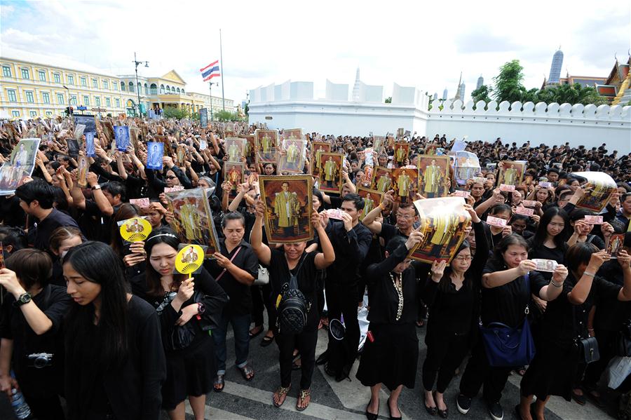 THAILAND-BANGKOK-ROYAL ANTHEM SINGING-LATE KING