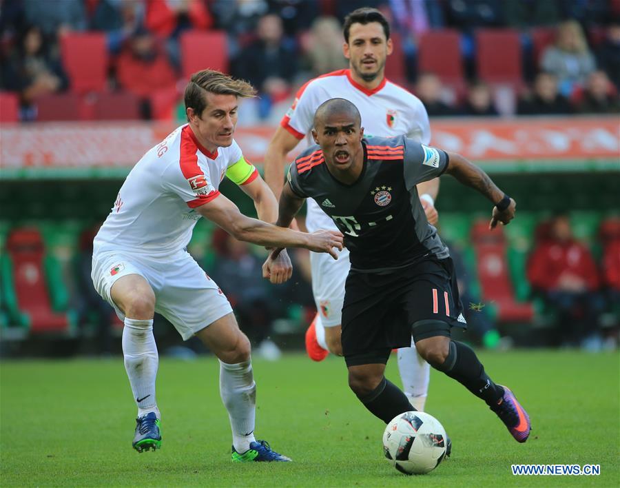 (SP)GERMANY-AUGSBURG-SOCCER-GERMAN BUNDESLIGA SOCCER MATCH