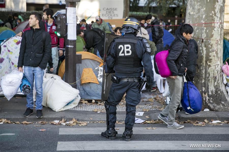FRANCE-PARIS-MIGRANTS-POLICE OPERATION