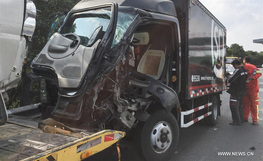 CHINA-SHANGHAI-EXPRESSWAY ACCIDENTS (CN)