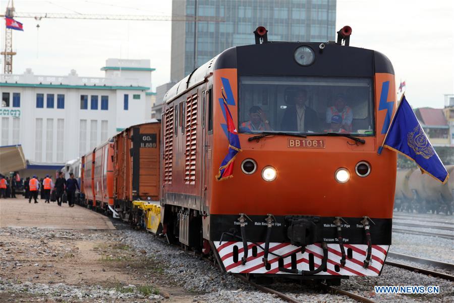 CAMBODIA-PHNOM PENH-KING-TRAVEL BY TRAIN