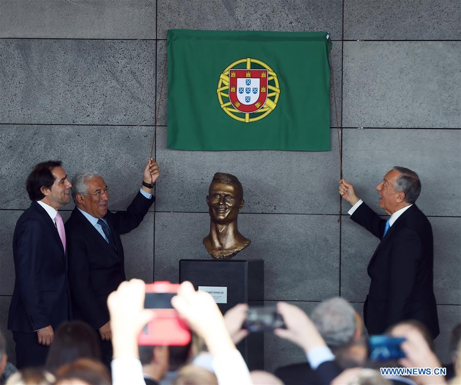 (R-L) Portuguese President Marcelo Rebelo de Sousa, Prime Minister Antonio Costa and President of Madeira Autonomous Region Miguel Albuquerque attend an airport renaming ceremony in Funchal March 29, 2017. Portugal on Wednesday renamed Madeira airport as Cristiano Ronaldo airport in honor of the captain of the Portuguese national football team. Funchal on Madeira Islands is the hometown of Cristiano Ronaldo. (Xinhua/Zhang Liyun) 