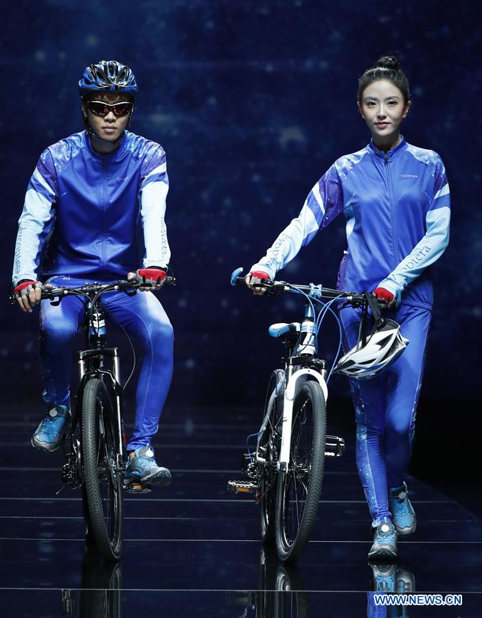 CHINA-BEIJING-FASHION WEEK (CN)