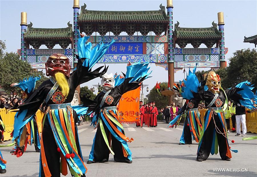 CHINA-KAIFENG-FESTIVAL-PARADE(CN)