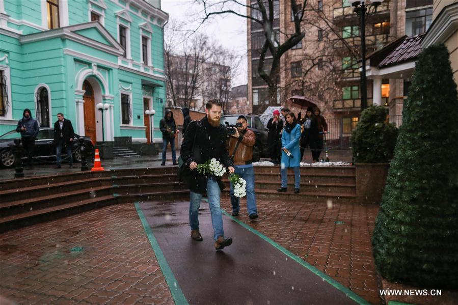 RUSSIA-MOSCOW-ST. PETERSBURG-SUBWAY-EXPLOSION-MOURNING