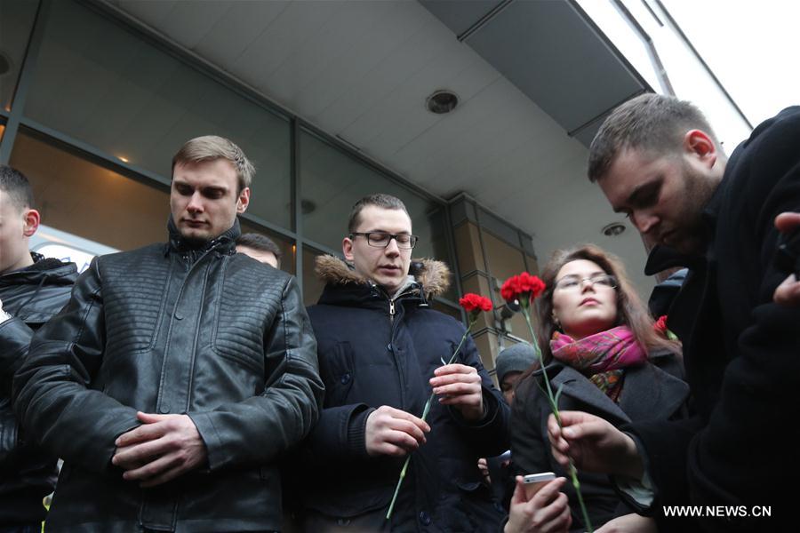 RUSSIA-ST. PETERSBURG-SUBWAY-EXPLOSION-MOURNING