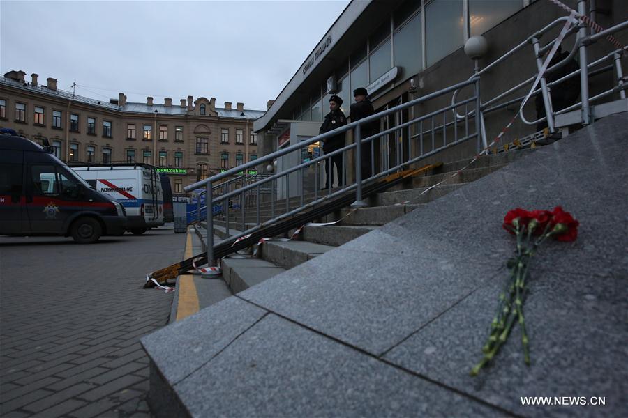 RUSSIA-ST. PETERSBURG-SUBWAY-EXPLOSION-MOURNING