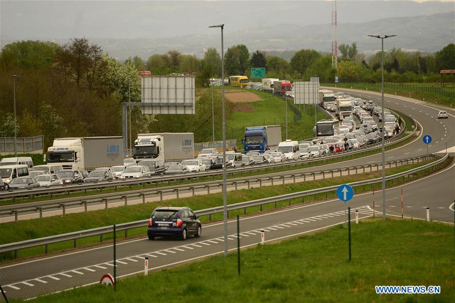 SLOVENIA-OBREZJE-CROATIA-BORDER-EXTENDED QUEUES