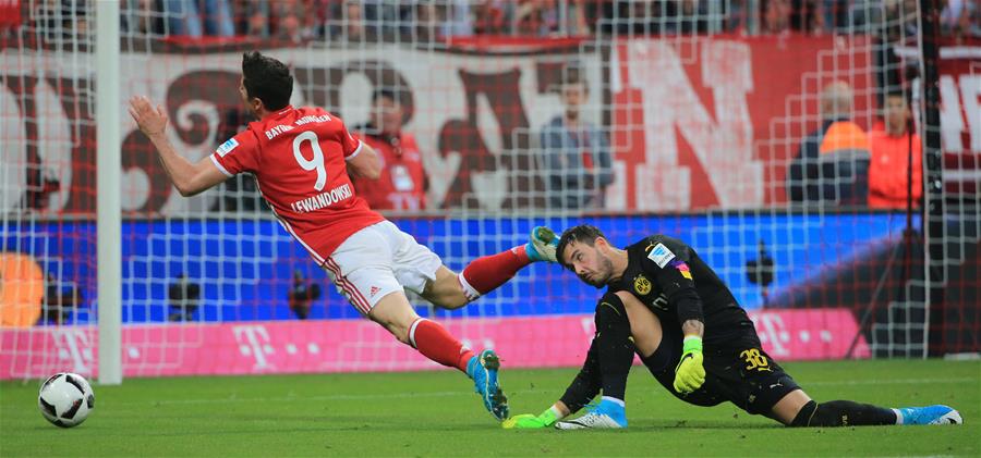 (SP)GERMANY-MUNICH-SOCCER-BUNDESLIGA-BAYERN MUNICH VS BORUSSIA DORTMUND