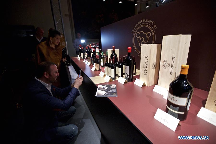 ITALY-VERONA-WINE-FAIR-AUCTION