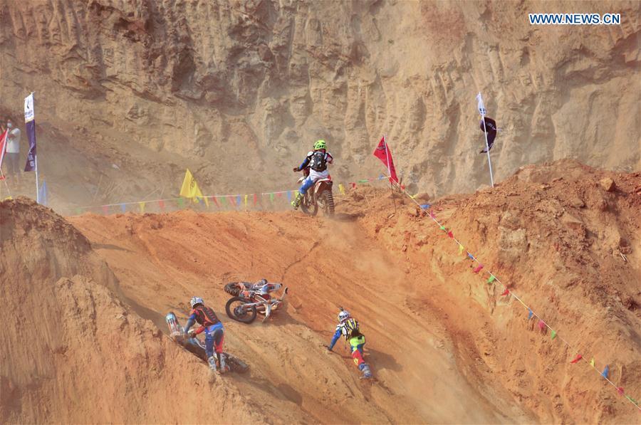 (SP)LAOS-GOLDEN TRIANGLE-MOTORCYCLE RALLY