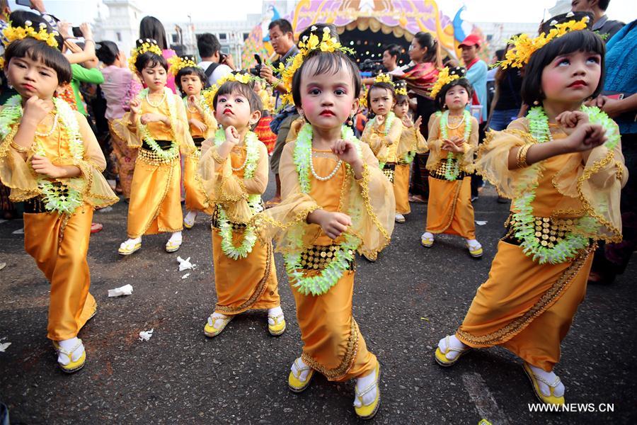 MYANMAR-YANGON-TRADITIONAL WATER FESTIVAL