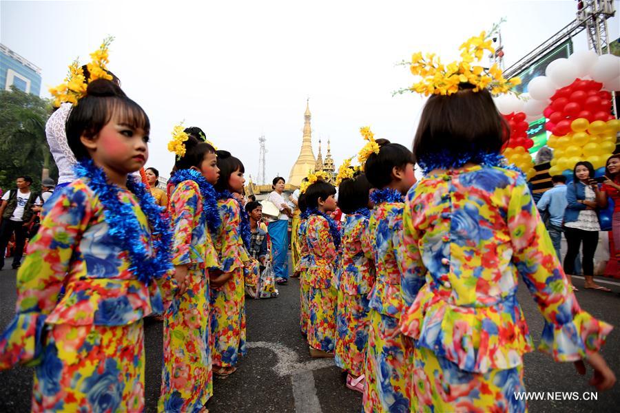MYANMAR-YANGON-TRADITIONAL WATER FESTIVAL