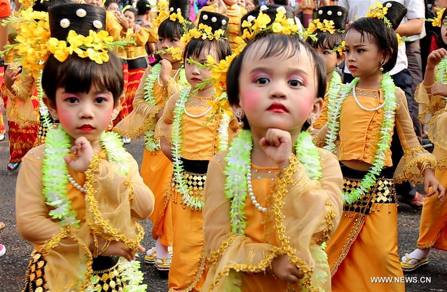MYANMAR-YANGON-TRADITIONAL WATER FESTIVAL