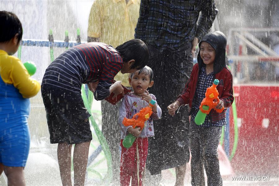 MYANMAR-YANGON-TRADITIONAL WATER FESTIVAL
