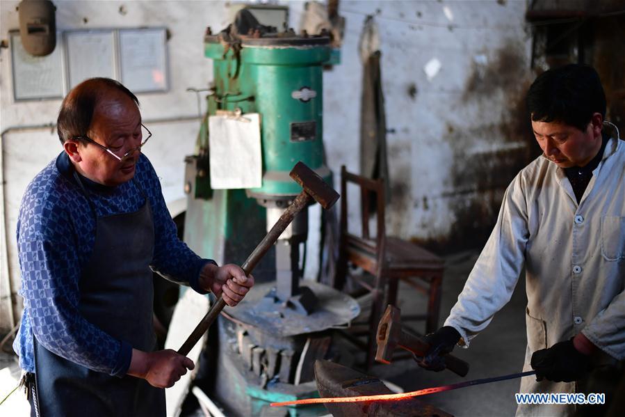 CHINA-HENAN-TANGXI SWORD-MANUFACTURING (CN)