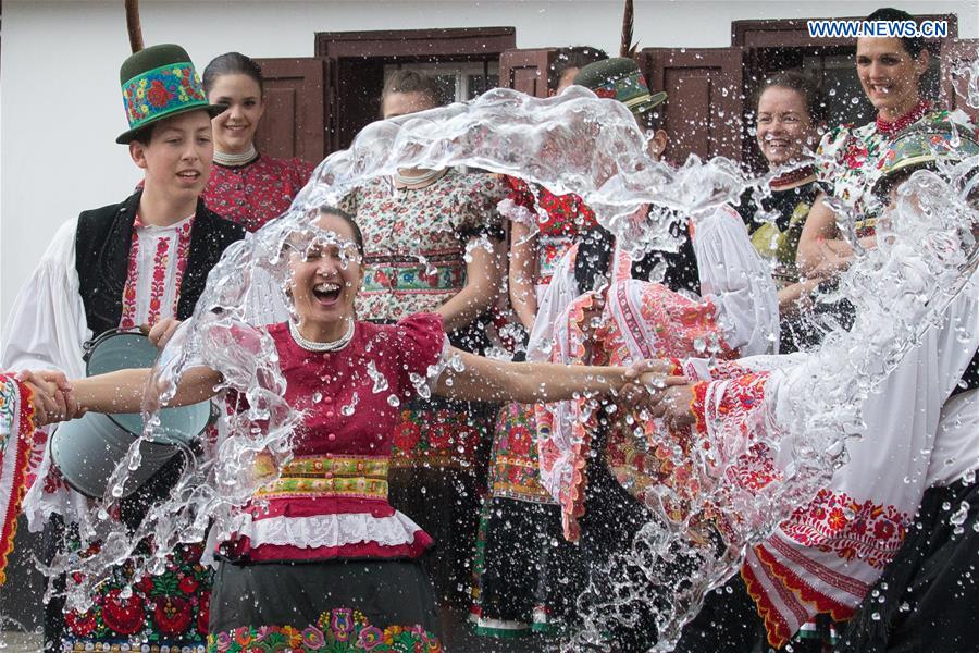 HUNGARY-MEZOKOVESD-EASTER-TRADITION