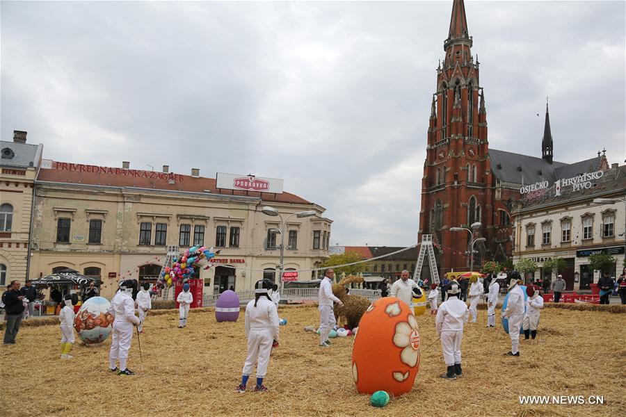 CROATIA-OSIJEK-LARGE EASTER NEST