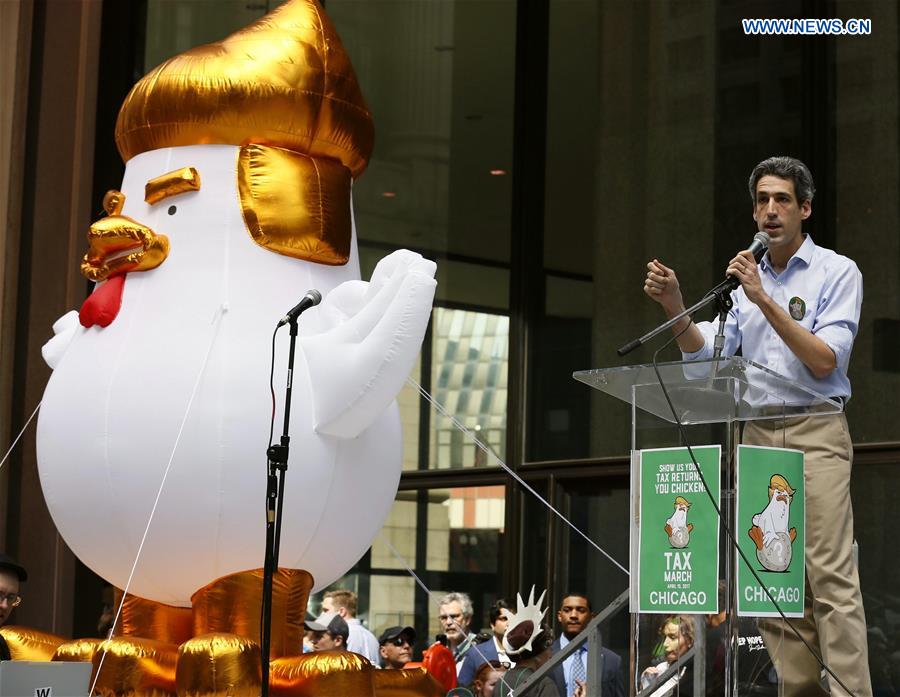 U.S.-CHICAGO-PROTEST-TRUMP-TAX RETURNS
