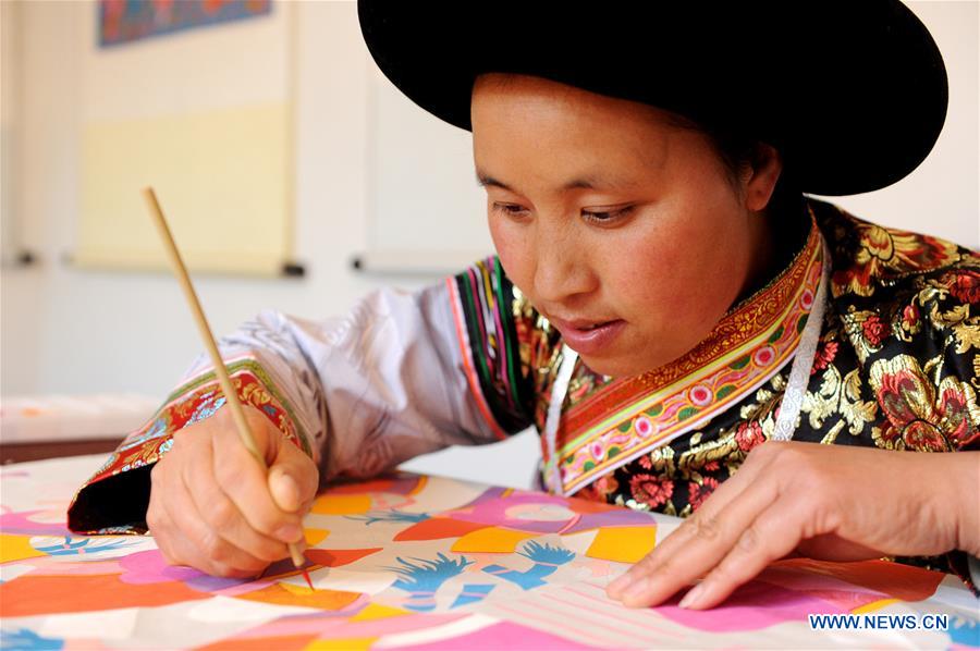 CHINA-GUIZHOU-VILLAGE-PAINTING(CN)