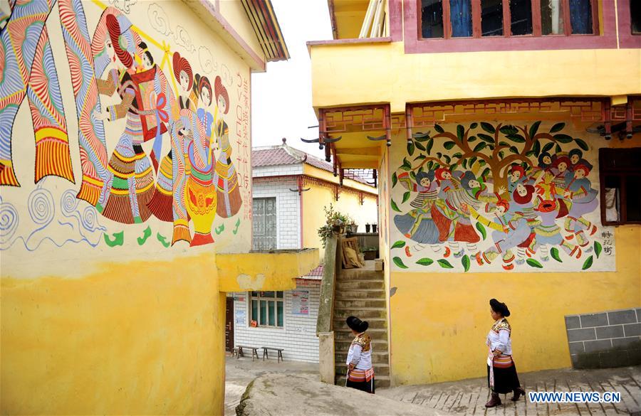 CHINA-GUIZHOU-VILLAGE-PAINTING(CN)
