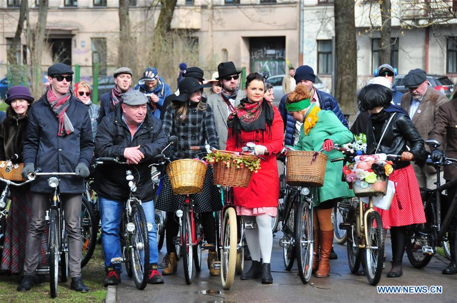 LATVIA-RIGA-TWEED RIDE