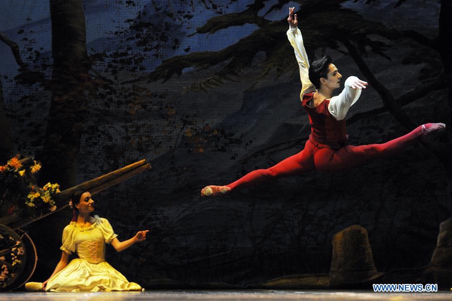 SINGAPORE-BALLET-REHEARSAL