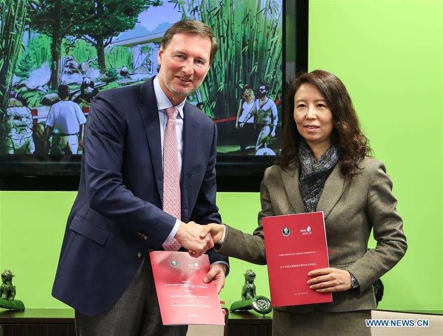 GERMANY-BERLIN-CHINA-GIANT PANDA-AGREEMENT-SIGNING CEREMONY