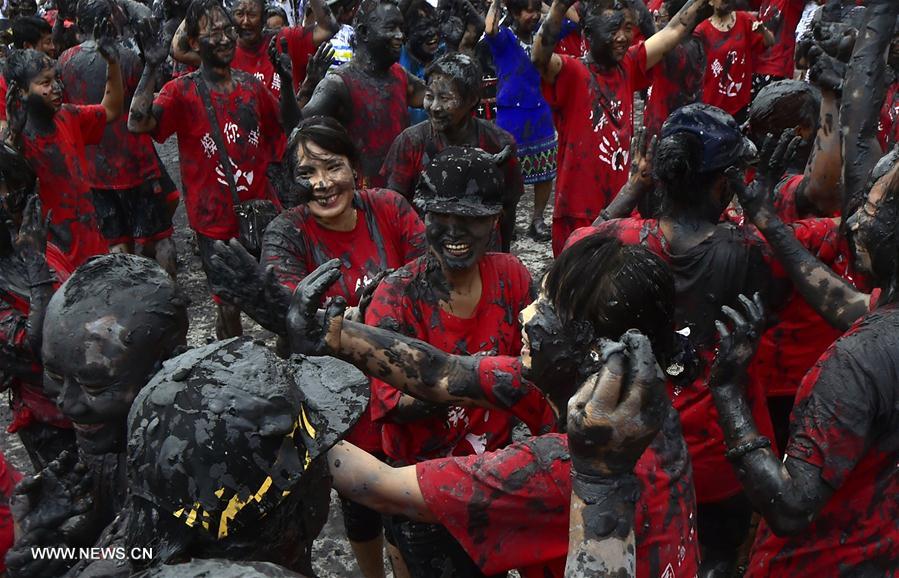 CHINA-YUNNAN-WA ETHNIC GROUP-CARNIVAL (CN)