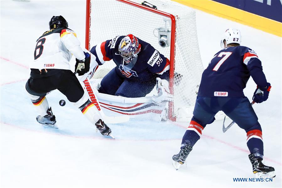 (SP)GERMANY-COLOGNE-ICE HOCKEY-WORLD CHAMPIONSHIPS-PRELIMINARY ROUND-GROUP A-USA VS GER