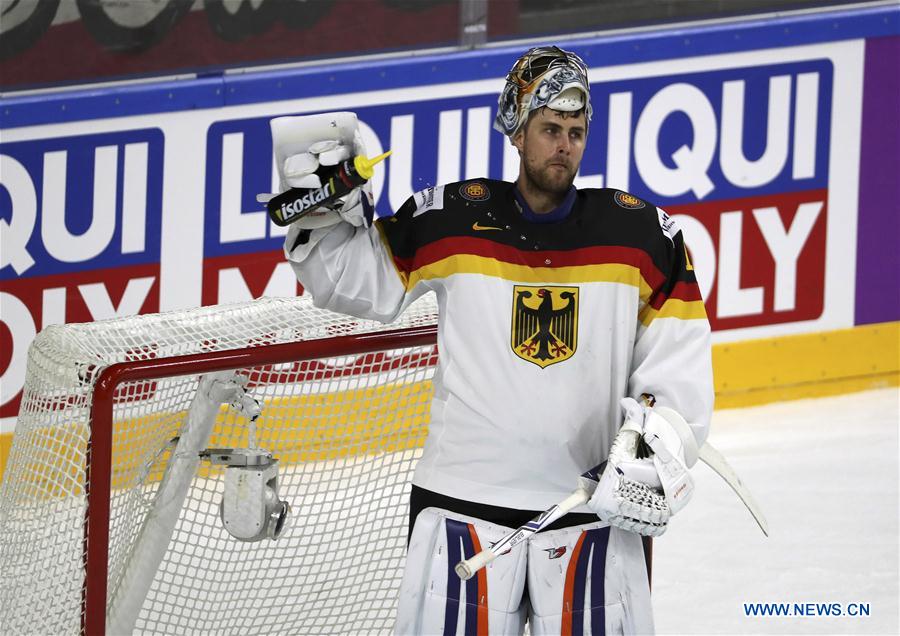 (SP)GERMANY-COLOGNE-ICE HOCKEY-WORLD CHAMPIONSHIPS-PRELIMINARY ROUND-GER VS SWE