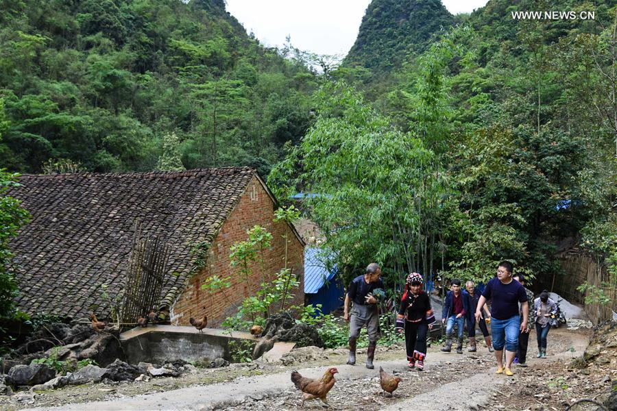 CHINA-GUANGXI-DAHUA-ROLE MODEL (CN)