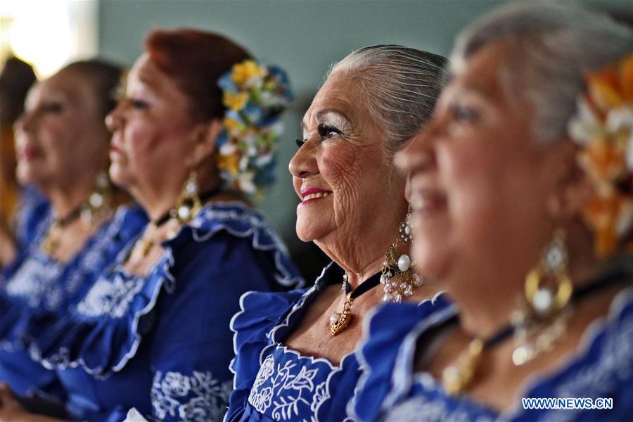 PERU-LIMA-MOTHER'S DAY