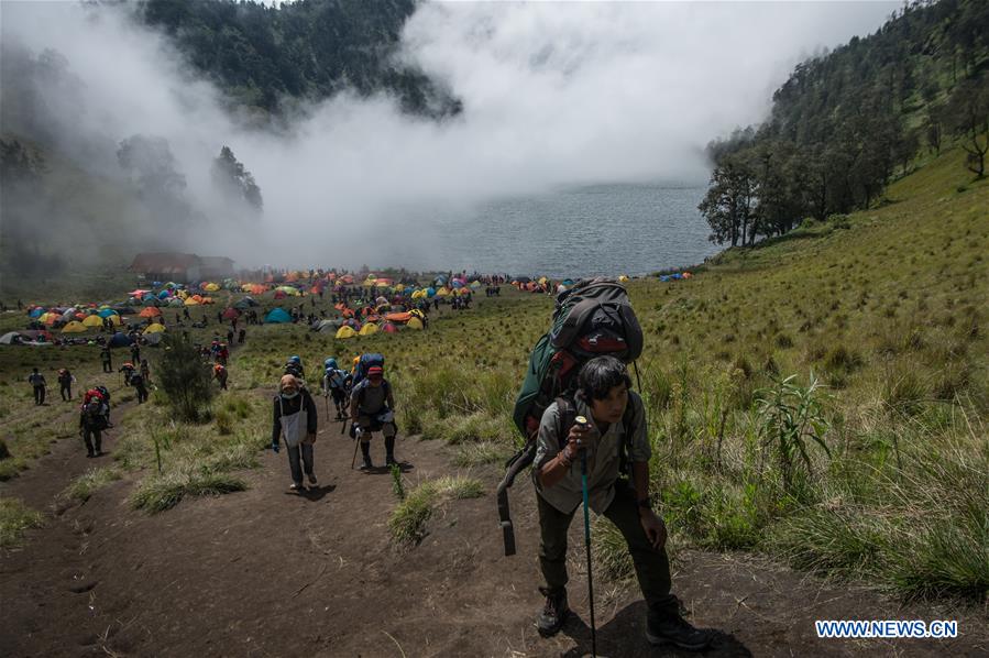 INDONESIA-MALANG-MOUNT CLIMBERS
