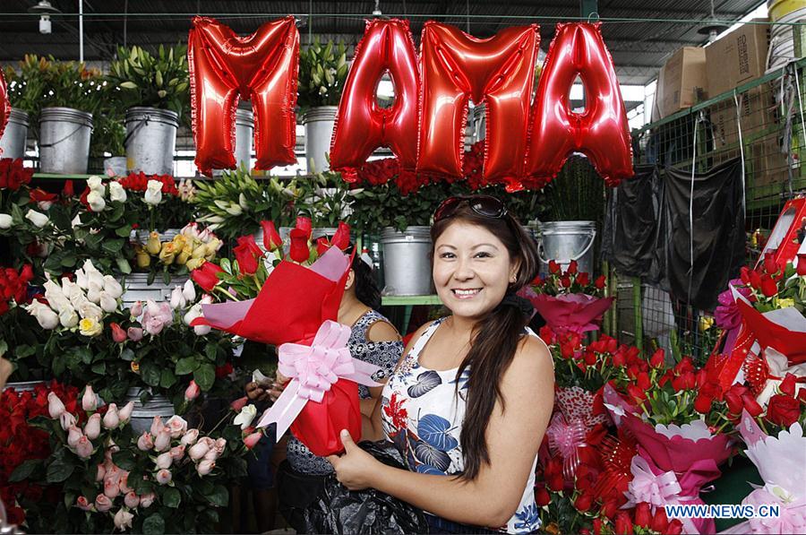 PERU-LIMA-SOCIETY-MOTHER'S DAY