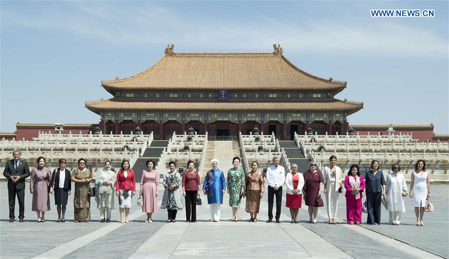 (BRF)CHINA-BELT AND ROAD FORUM-PENG LIYUAN-PALACE MUSEUM-VISIT (CN)