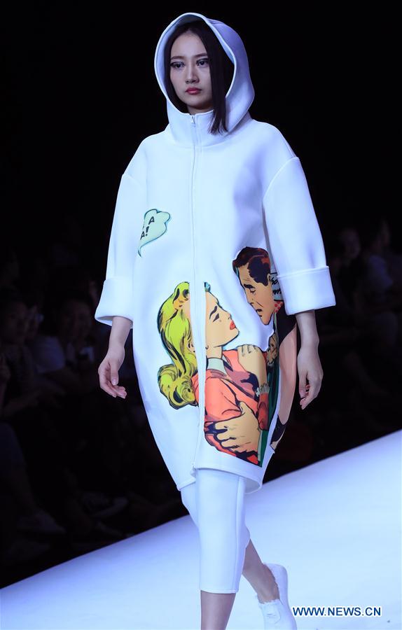 CHINA-BEIJING-GRADUATE FASHION WEEK (CN) 