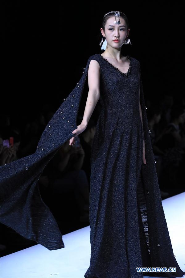 CHINA-BEIJING-GRADUATE FASHION WEEK (CN) 